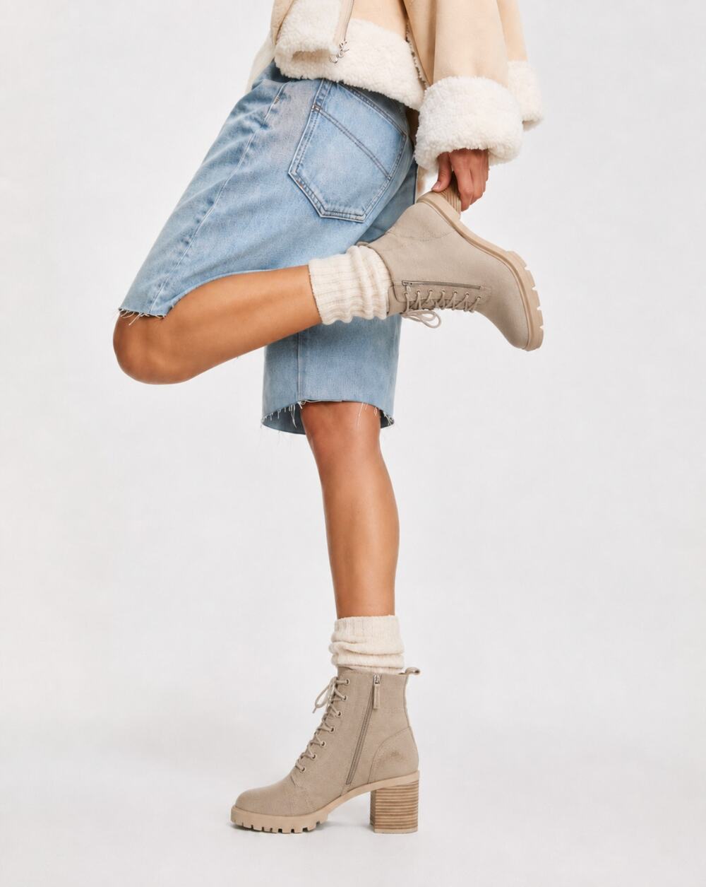 Dolce Vita Womens Combat Boots Size 6 Stacked Heel Tan Canvas NWOB